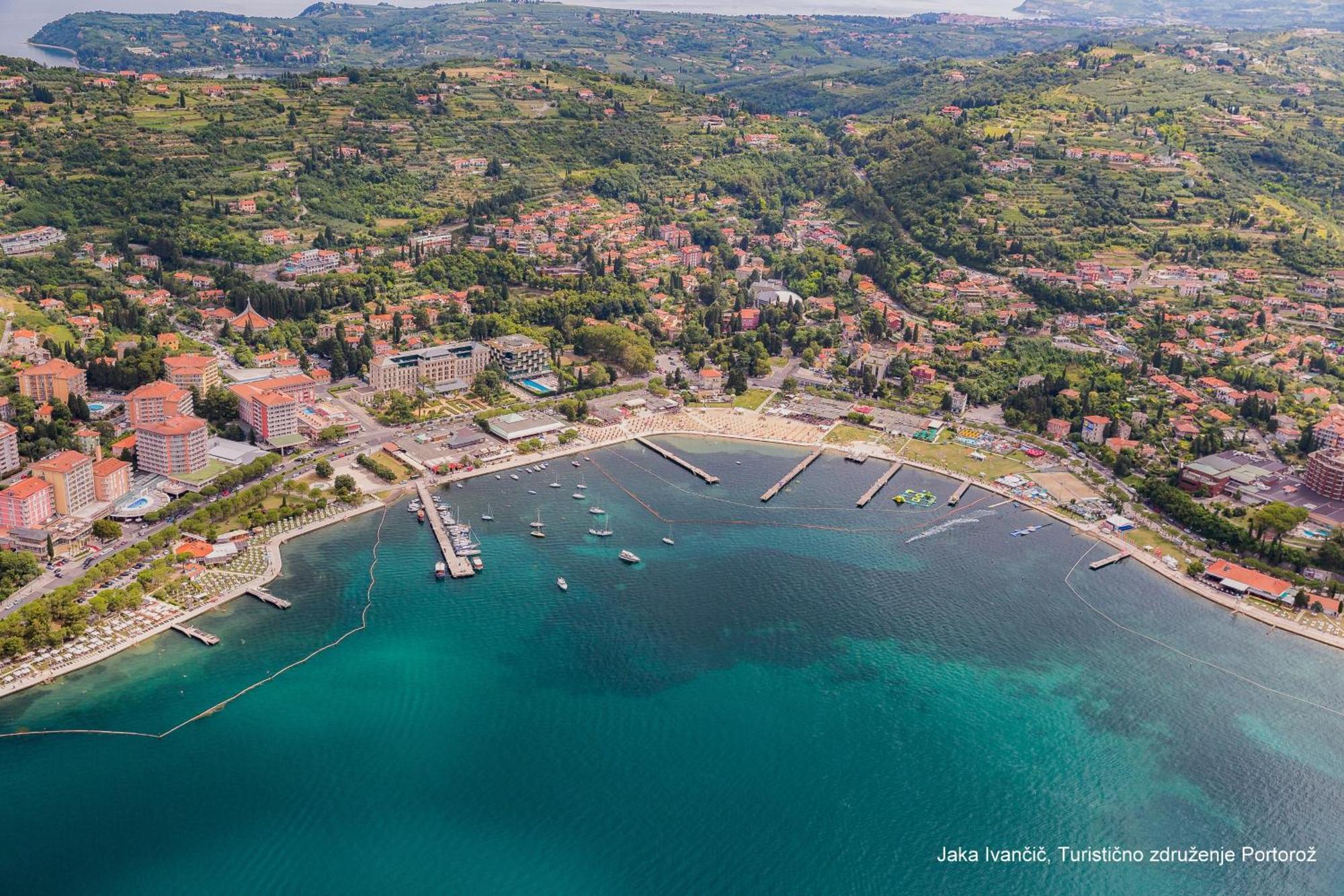 Apartments Souranded By Forest With Sea View Koper Exteriör bild