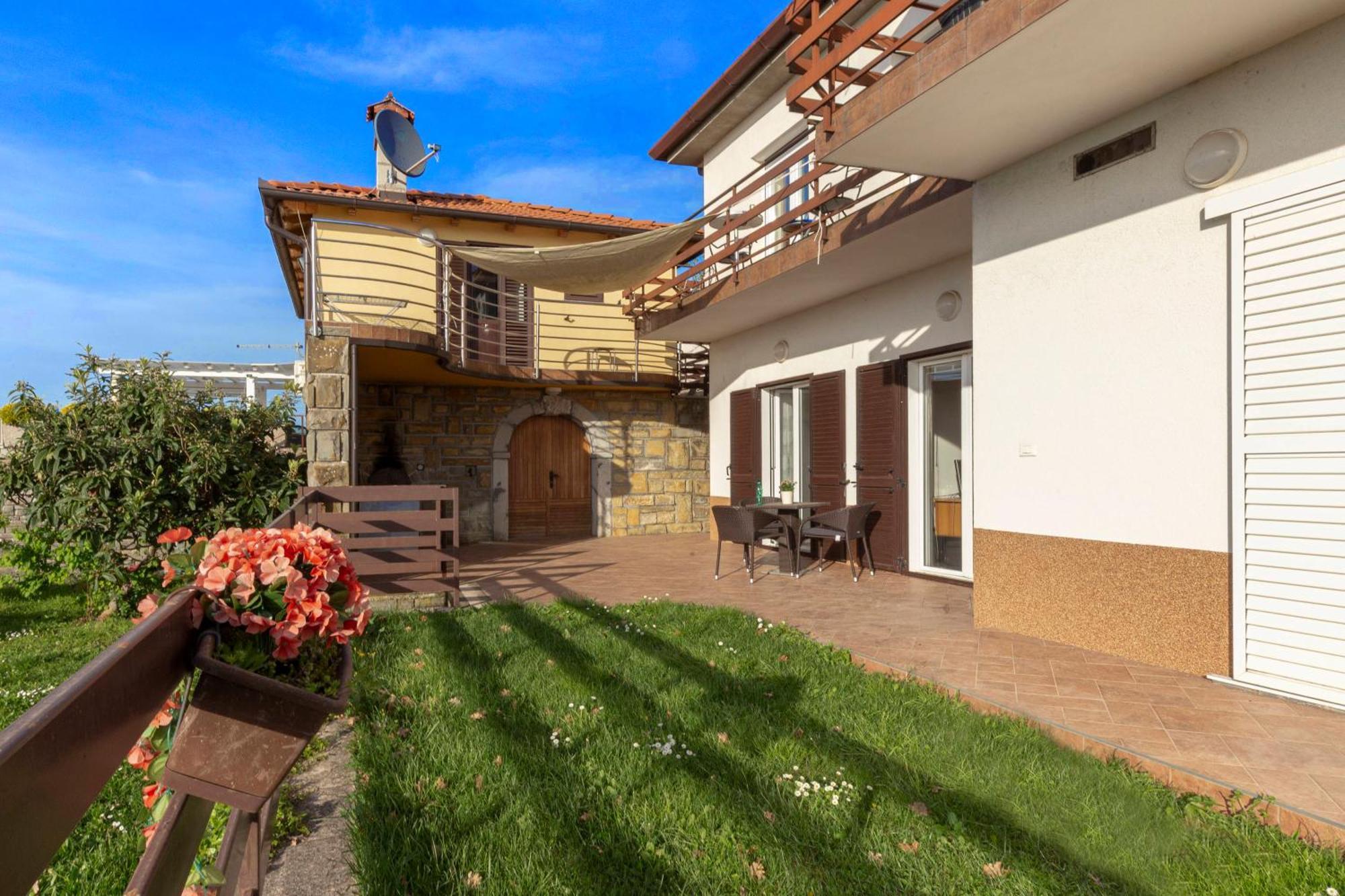 Apartments Souranded By Forest With Sea View Koper Exteriör bild